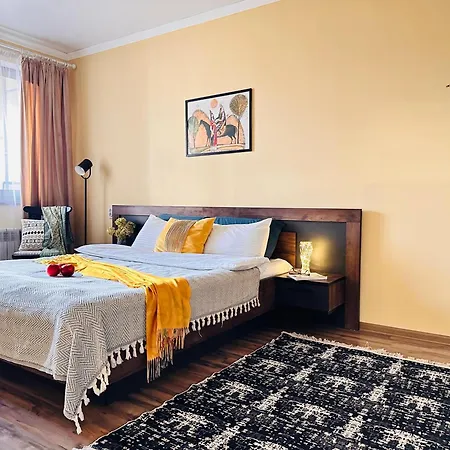 Mountain View Old Town Almaty Apartment Exterior photo